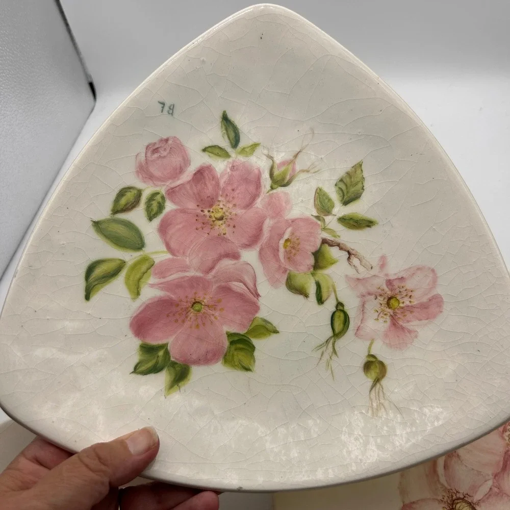 Vintage Holland Mold Triangular Floral Plates Set of 3 Signed Bert Lyerly 1961